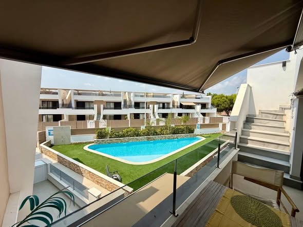 Luxe penthouse op loopafstand van het strand