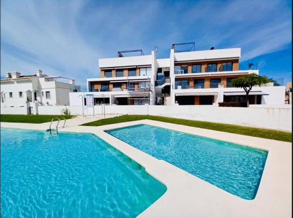 Lange termijn verhuur – Villamartín, Orihuela Costa