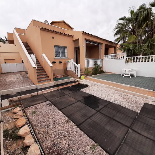 Lange termijn verhuur – Prachtige bungalow met zeezicht in Los Balcones, Orihuela Costa