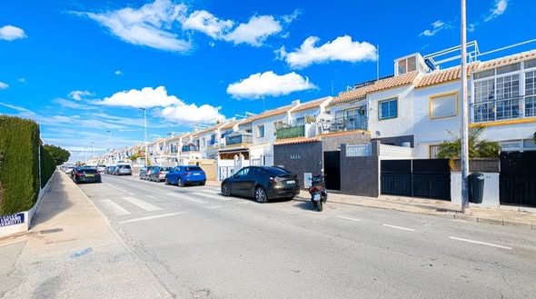 Herenhuis te koop - Torrevieja (Carrefour-gebied)