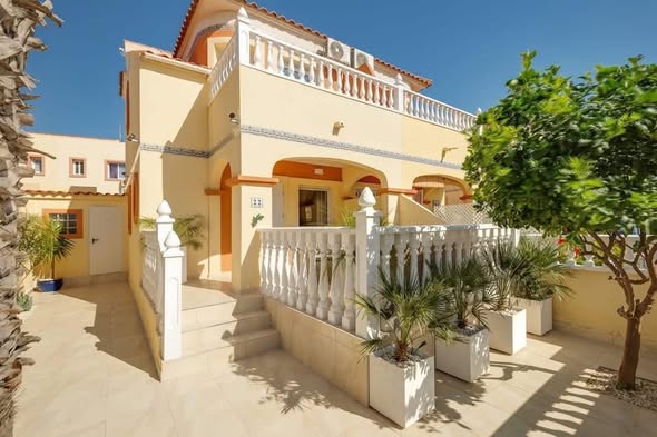 Lange termijn verhuur - Charmante bungalow in La Zenia, Orihuela Costa